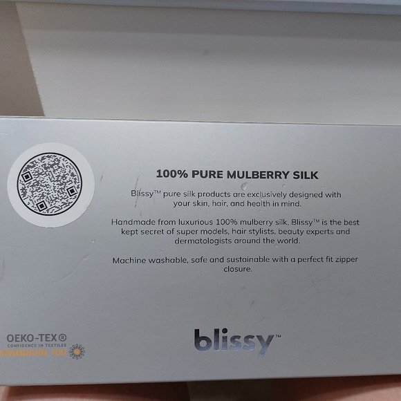 BLISSY 100% Mulberry Silver Silk Standard Pillowcase and Heart Scrunchie SET - Picture 4 of 8